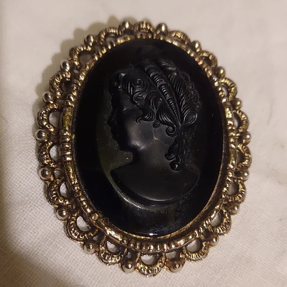Vintage Silvertone WMAC Black Cameo Brooch / Pendant - Picture 1 of 4